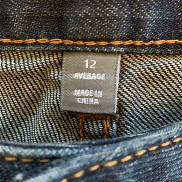 Soho New York & Co relaxed fit embroidered jeans - Picture 5 of 10